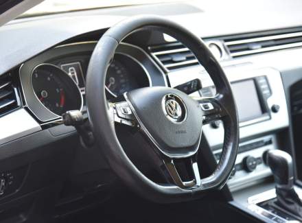 Volkswagen - Passat