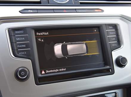 Volkswagen - Passat