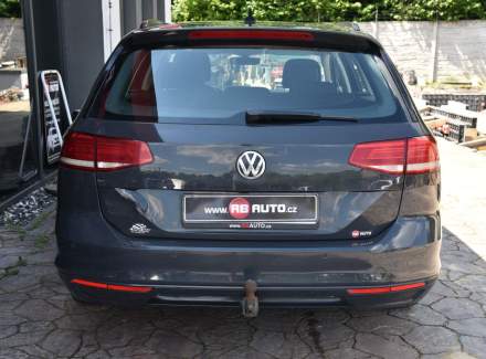 Volkswagen - Passat