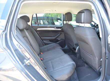 Volkswagen - Passat