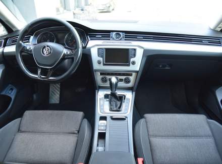 Volkswagen - Passat