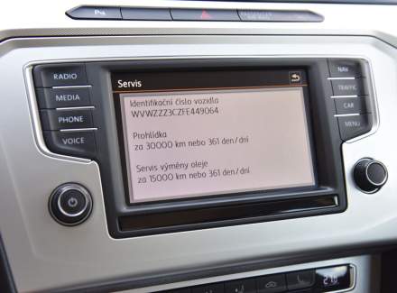 Volkswagen - Passat