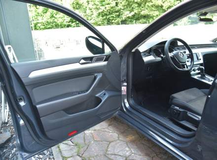 Volkswagen - Passat