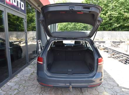 Volkswagen - Passat