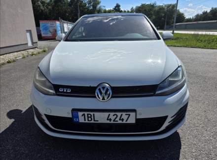 Volkswagen - Golf