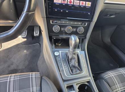 Volkswagen - Golf