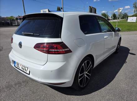 Volkswagen - Golf