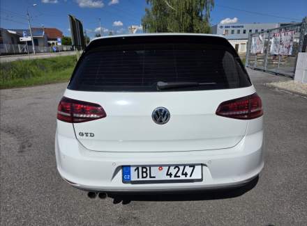Volkswagen - Golf
