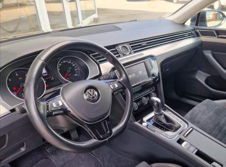 Volkswagen - Passat