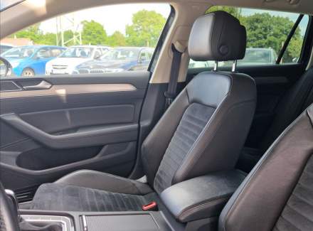 Volkswagen - Passat