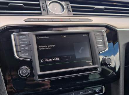 Volkswagen - Passat