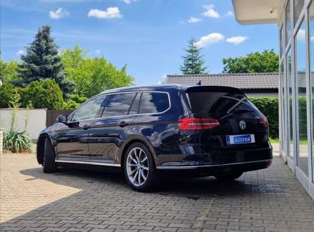 Volkswagen - Passat
