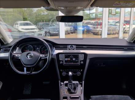 Volkswagen - Passat