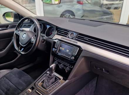 Volkswagen - Passat
