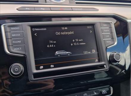 Volkswagen - Passat