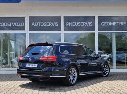 Volkswagen - Passat