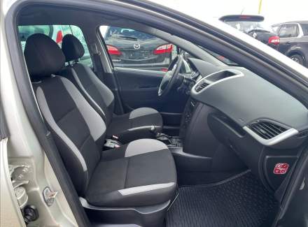Peugeot - 207