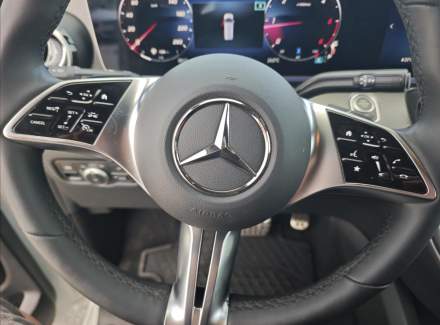 Mercedes-Benz - V-class
