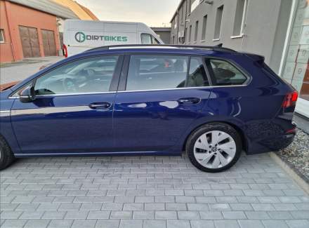 Volkswagen - Golf