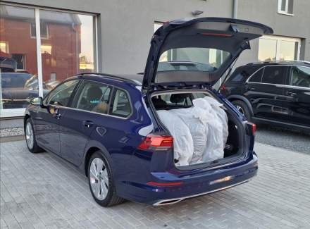 Volkswagen - Golf