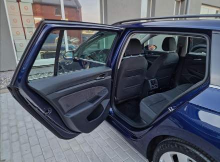 Volkswagen - Golf