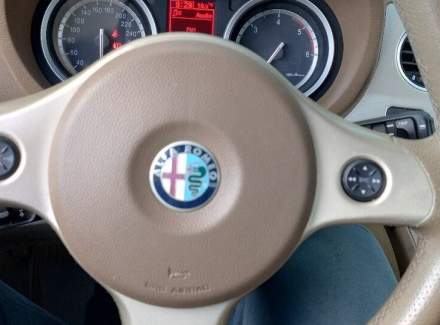 Alfa Romeo - 159