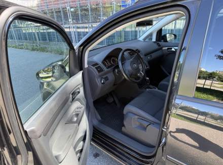 Volkswagen - Touran