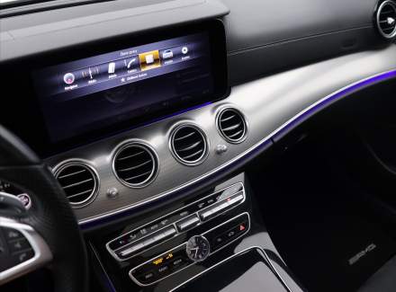 Mercedes-Benz - E-class