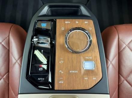 BMW - iX