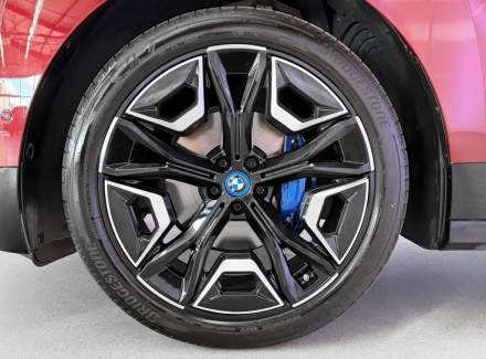 BMW - iX