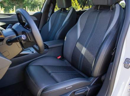 Peugeot - 408