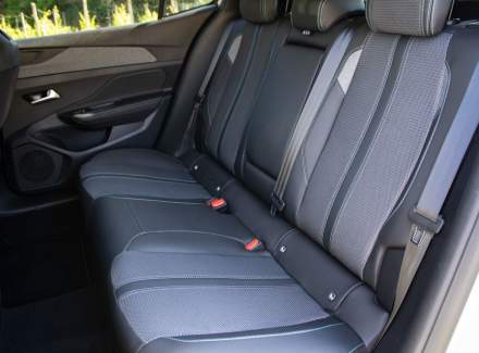 Peugeot - 408