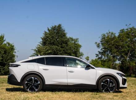 Peugeot - 408