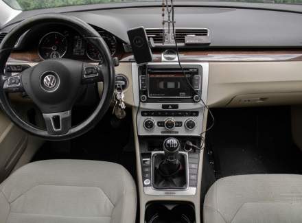 Volkswagen - Passat