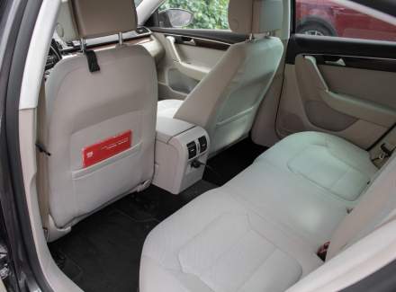 Volkswagen - Passat