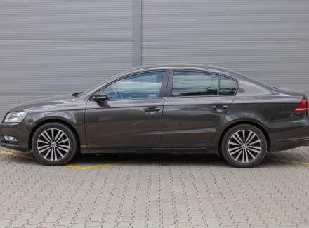 Volkswagen - Passat