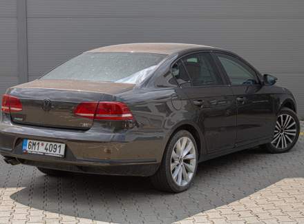 Volkswagen - Passat