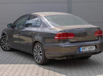 Volkswagen - Passat