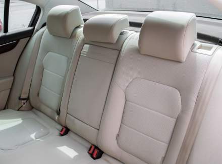 Volkswagen - Passat