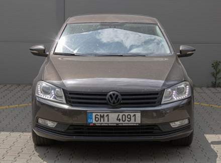 Volkswagen - Passat