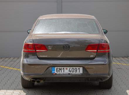 Volkswagen - Passat