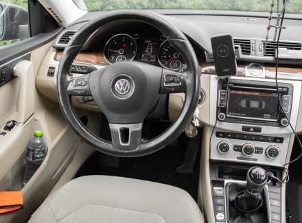 Volkswagen - Passat