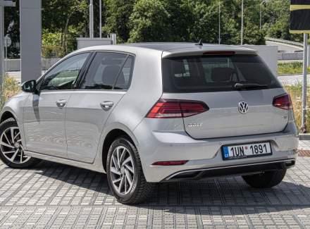 Volkswagen - Golf