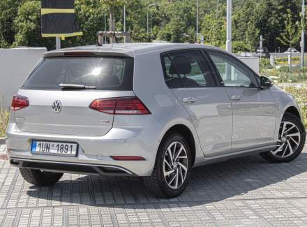 Volkswagen - Golf
