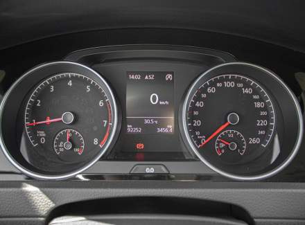 Volkswagen - Golf