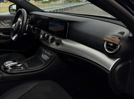 Mercedes-Benz - E-class