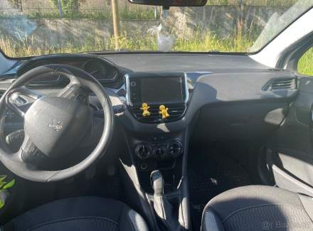 Peugeot - 208