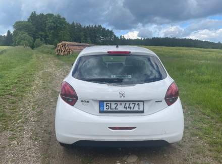 Peugeot - 208
