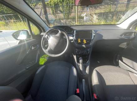 Peugeot - 208