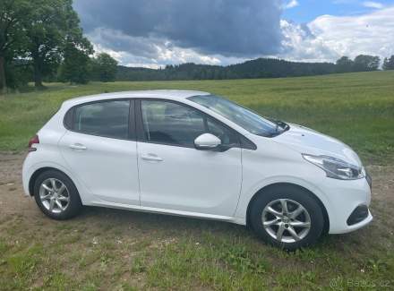 Peugeot - 208